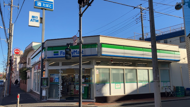 コンビニ　ファミリーマート東伏見駅前店（コンビニ）まで265m
