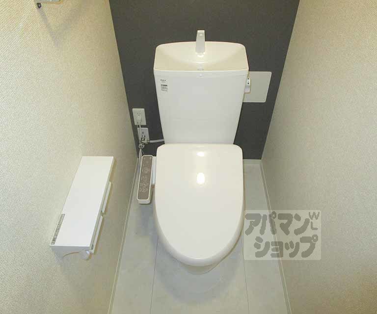 トイレ　３０１号室の写真です。