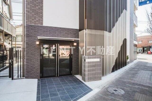 エントランス　ゆとりのあるエントランスです