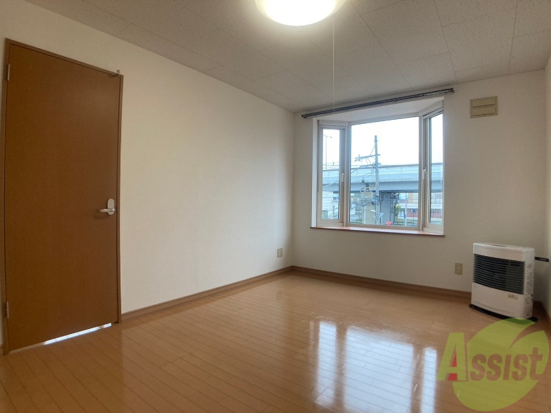 居室・リビング　広くてキレイなお部屋が広がっていて、充実した生活が送れそう。
