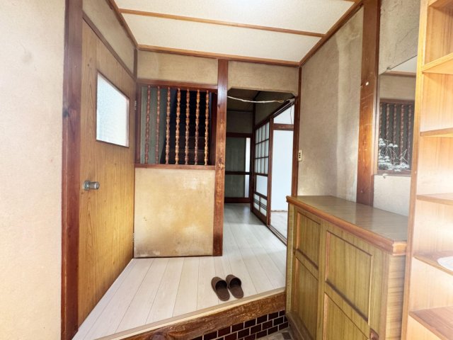 玄関　靴箱アリの玄関