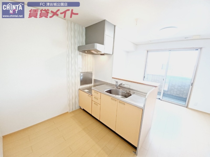 キッチン　別部屋参考写真です
