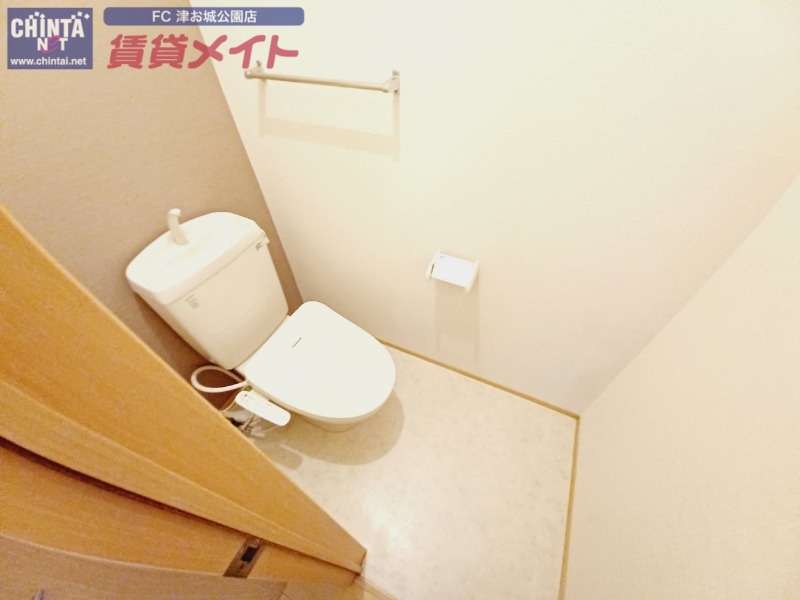 トイレ　別部屋参考写真です