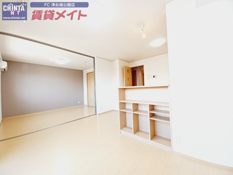 居室・リビング　別部屋参考写真です