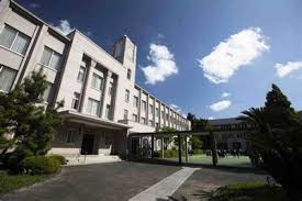 中学校　私立聖心女子学院中等科（中学校）まで828m