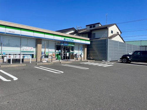 コンビニ　ファミリーマート 稲沢子生和神明町店（コンビニ）まで1256m