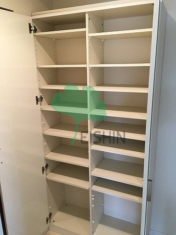 玄関　下駄箱もしっかりついてます！