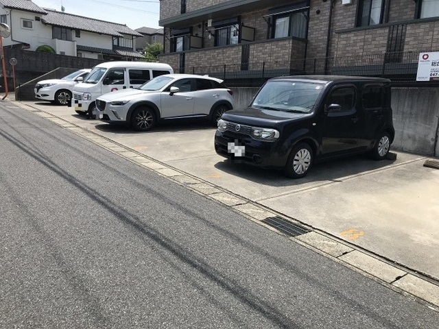 駐車場　駐車場