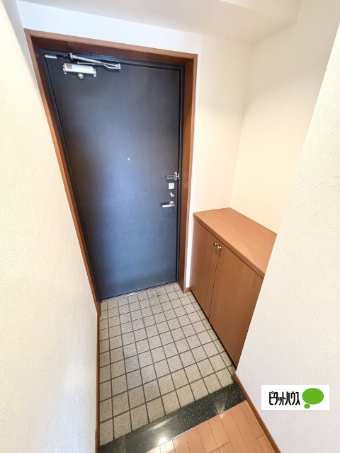 玄関　同物件別部屋