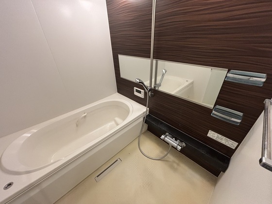 バス・シャワールーム　※別部屋の写真です