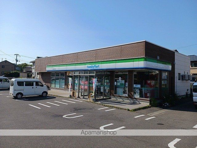 コンビニ　ファミリーマート新屋日吉町店（コンビニ）まで684m