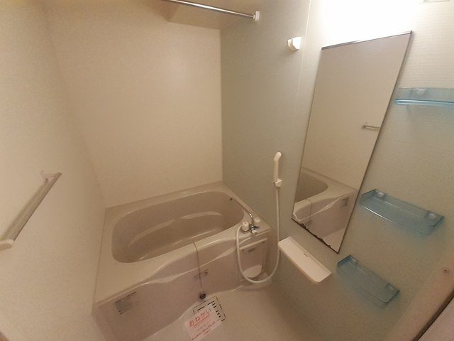 バス・シャワールーム　ゆったり過ごせるお風呂です