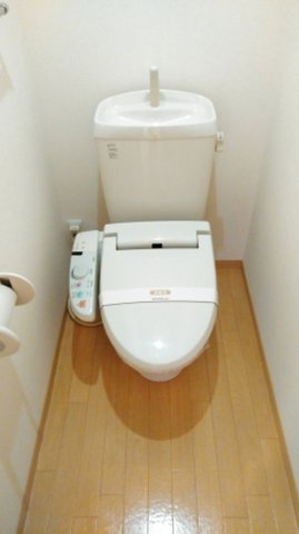 トイレ　別号室の画像です。ご参考下さい
