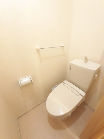 トイレ　清潔感のあるトイレです