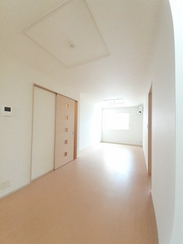 居室・リビング　こちらの居間で趣味の時間をお楽しみください