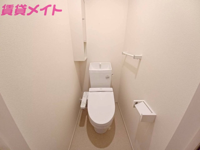トイレ　同物件別部屋の写真