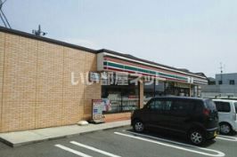 コンビニ　セブンイレブン山形小白川町４丁目店（コンビニ）まで809m