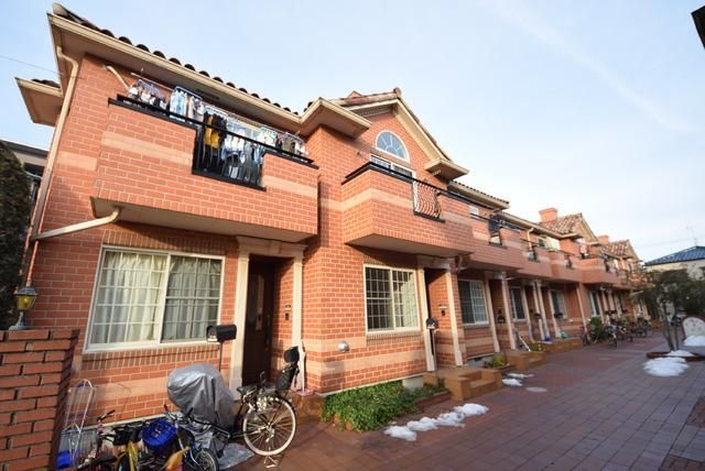 建物外観　れんが造りのお洒落な外観