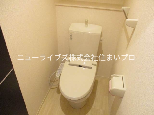 京阪本線 大和田駅 徒歩4分 2階建 築13年のトイレ写真