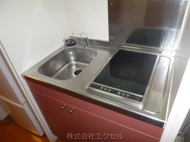 キッチン　ＩＨクッキングヒーター付きです。