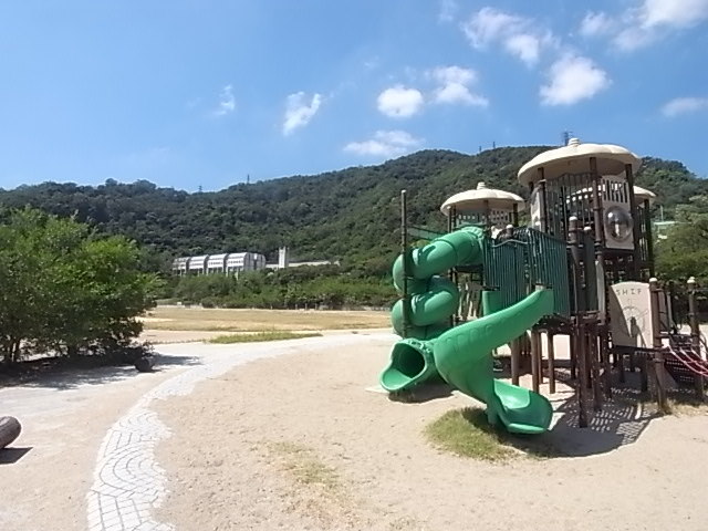 【レオパレス長峰ヴィラの公園】