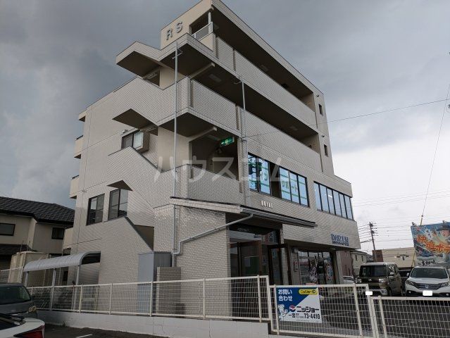 一宮市白旗通のマンションの建物外観