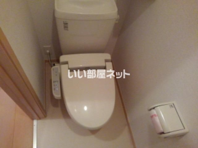 【伊賀市上野西大手町のアパートのトイレ】