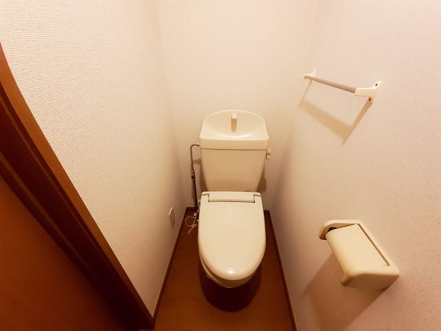 【安曇野市明科光のアパートのトイレ】