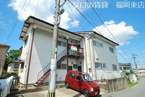 【糟屋郡篠栗町大字尾仲のアパートの駐車場】