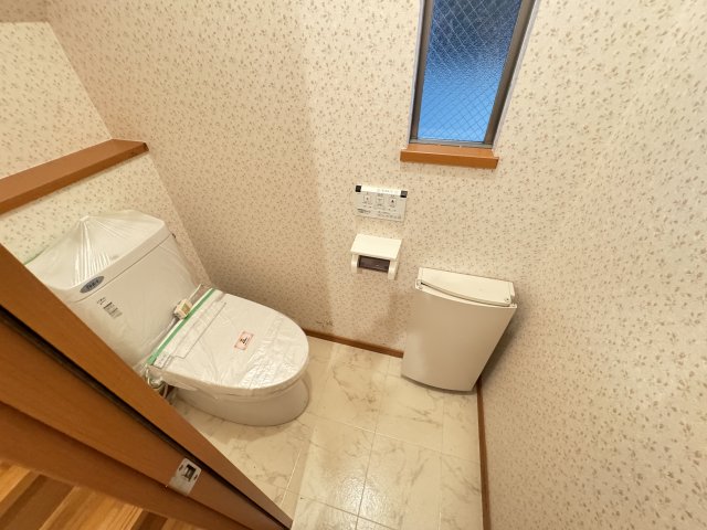 【岸地通5丁目戸建のトイレ】