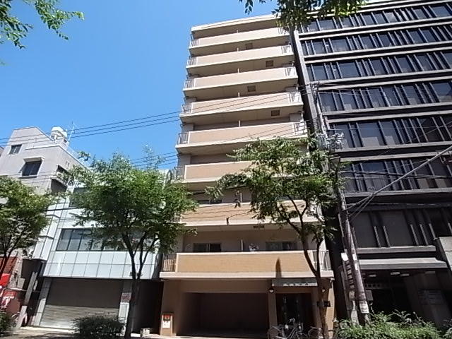 尼崎市開明町のマンションの建物外観
