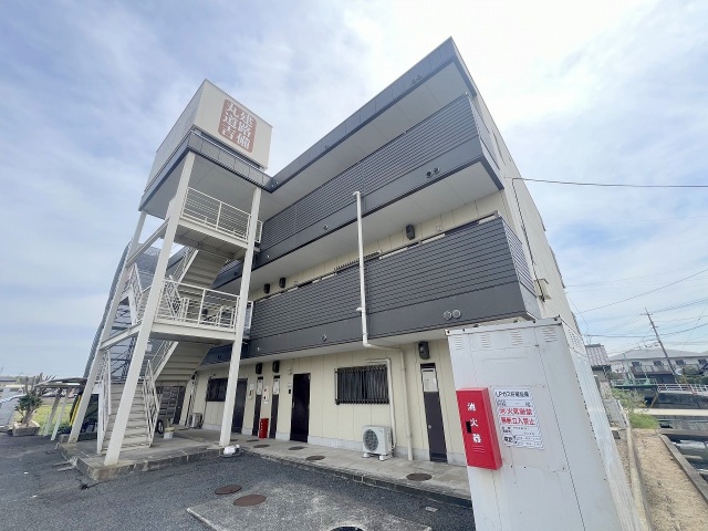 川入アサヒマンションの建物外観
