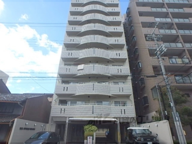 京都市下京区永倉町のマンションの建物外観