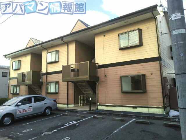 新潟市西区みずき野のアパートの建物外観