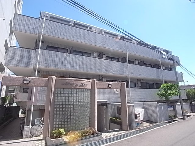 【神戸市灘区岩屋中町のマンションのエントランス】