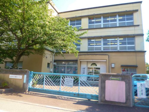 【Ryowa　Residenceの小学校】