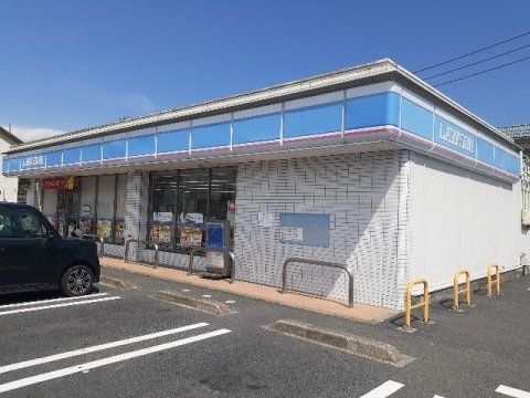 【福山市赤坂町大字赤坂のアパートのコンビニ】