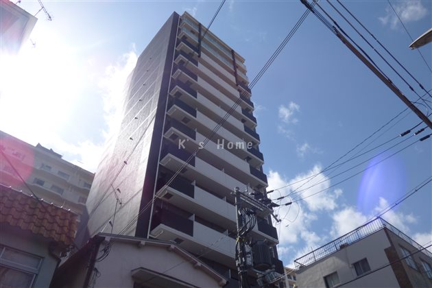 【神戸市兵庫区荒田町のマンションの建物外観】