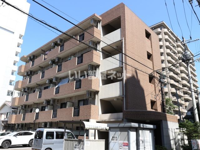 仙台市青葉区立町のマンションの建物外観