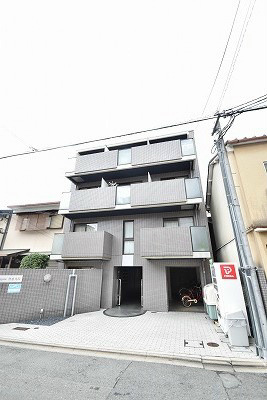 京都市上京区竪社南半町のマンションの建物外観