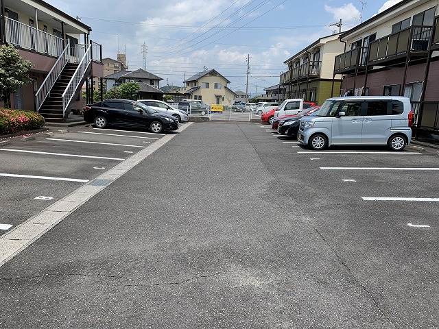 【Ｐｒｏｍｅｎａｄｅ　Ａｏｋｉ　Ａの駐車場】