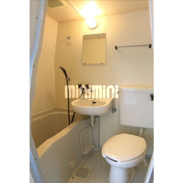 バス・シャワールーム　※別部屋の写真です。