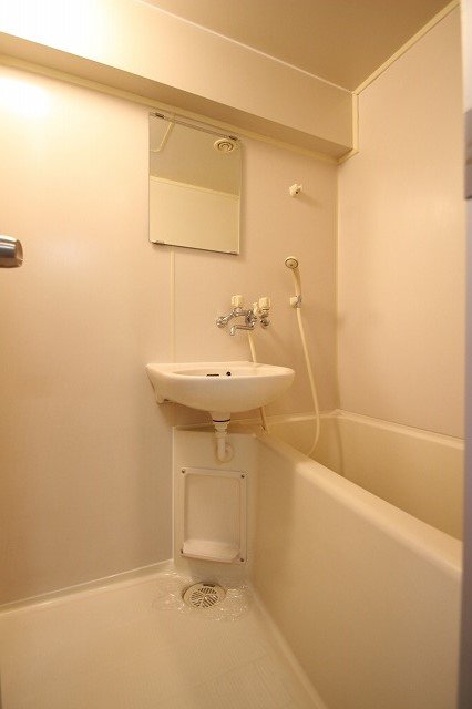 洗面設備　同物件、別号室のものです。