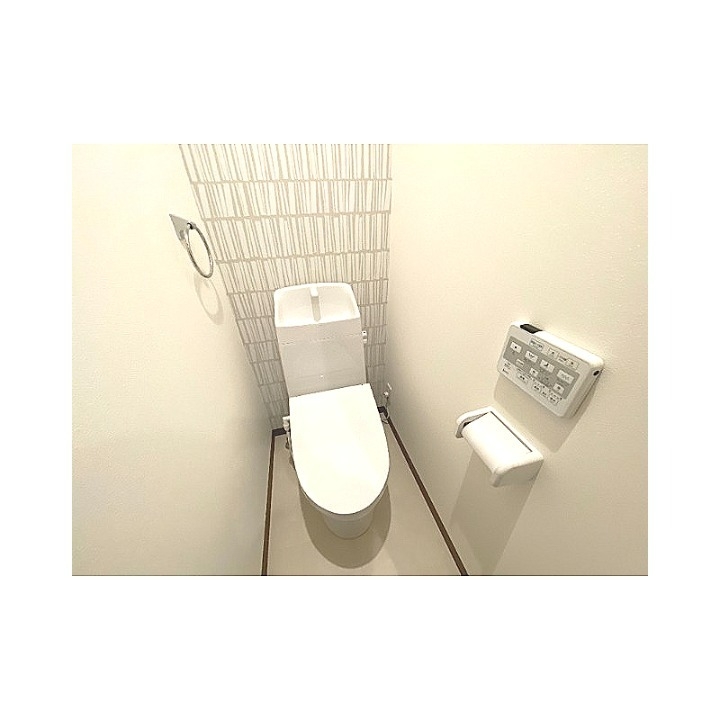 トイレ　冬場も安心の温水洗浄便座！