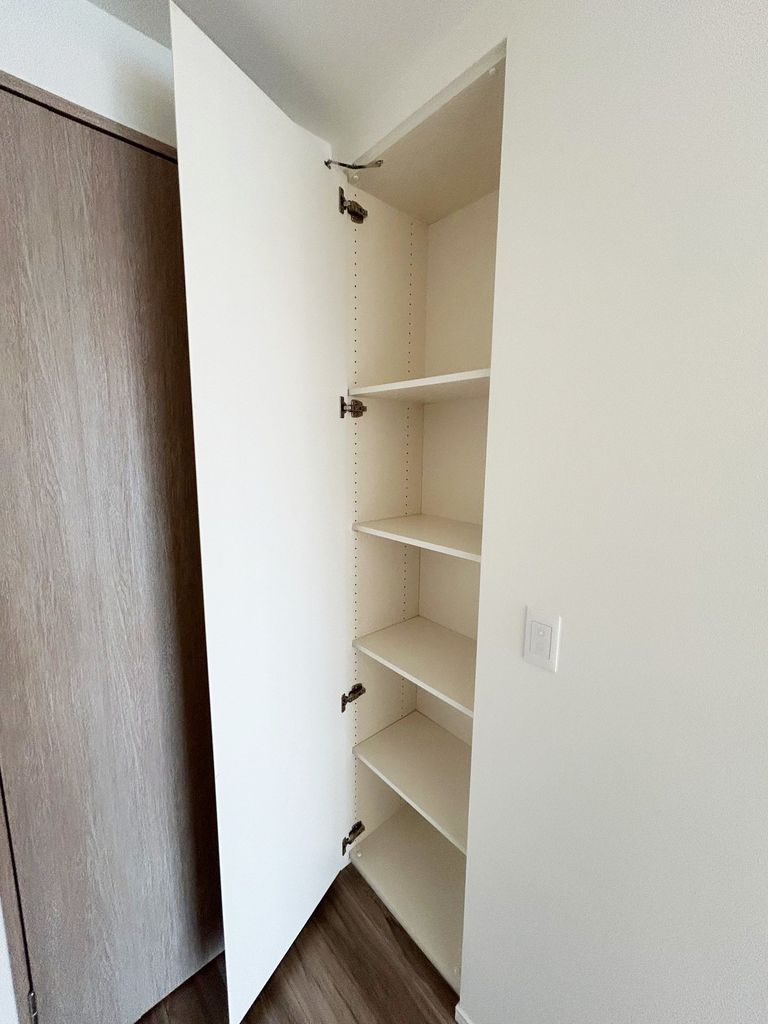 収納　7畳居室内収納