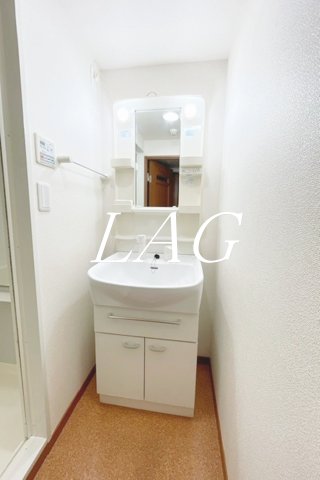 洗面設備　独立洗面台です。
