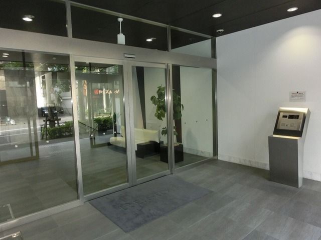 エントランス　☆オートロック☆宅配ＢＯＸあります☆