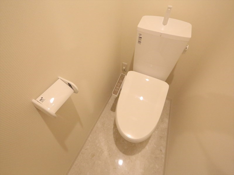 トイレ　温水洗浄暖房便座トイレ