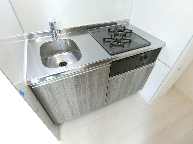 キッチン　強い火で手早く料理ができる2口ガスコンロを採用！！