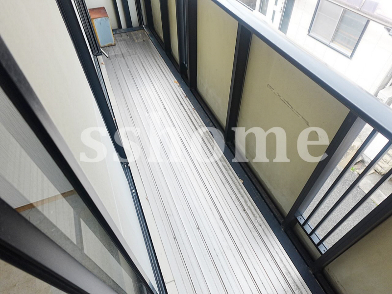 バルコニー　東向き